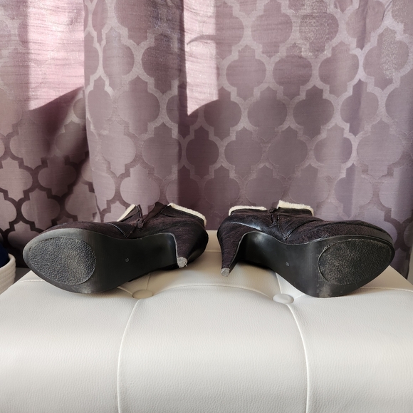 Call it Spring booties - Picture 5 of 5